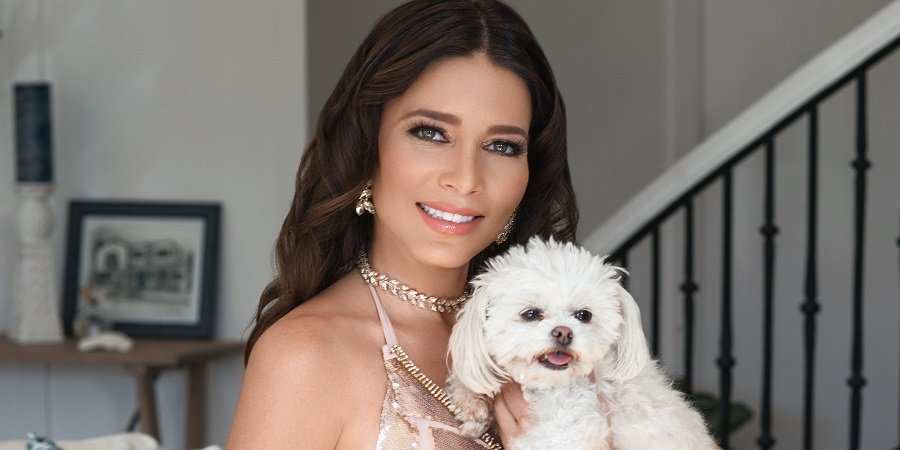 Adriana Fonseca and her dog