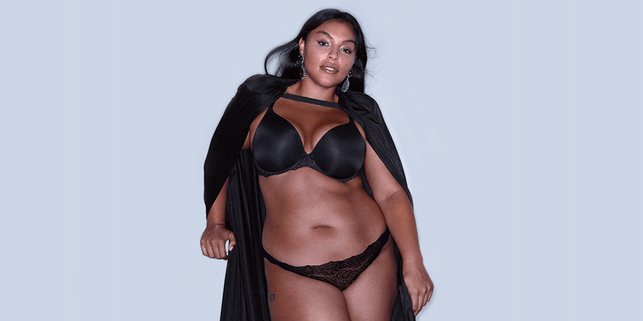 Dream angels great expectations Victoria's Secret 2021 Paloma Elsesser wearing a lightly lined full coverage bra corded thong panty photo VS