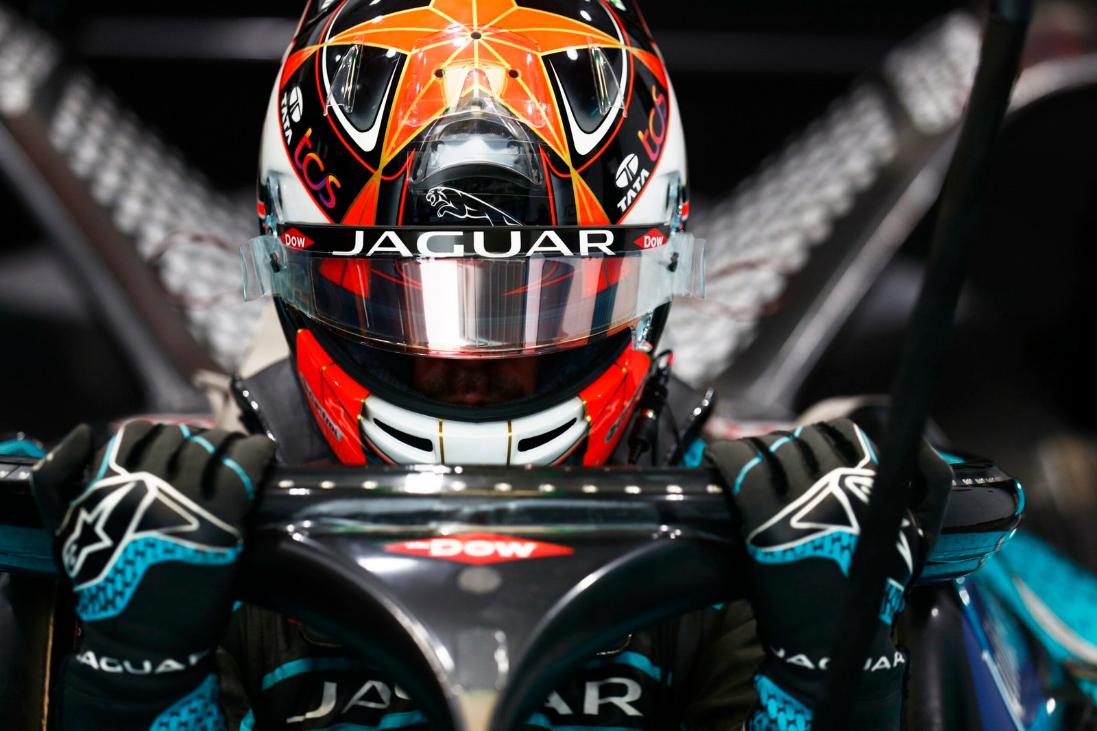 JAGUAR TCS RACING POWERS ENERGY OPTIMISATION IN JAGUAR’S ELECTRIC HYBRIDS FOR UP TO 10% IMPROVEMENT IN REAL-WORLD EFFICIENCY