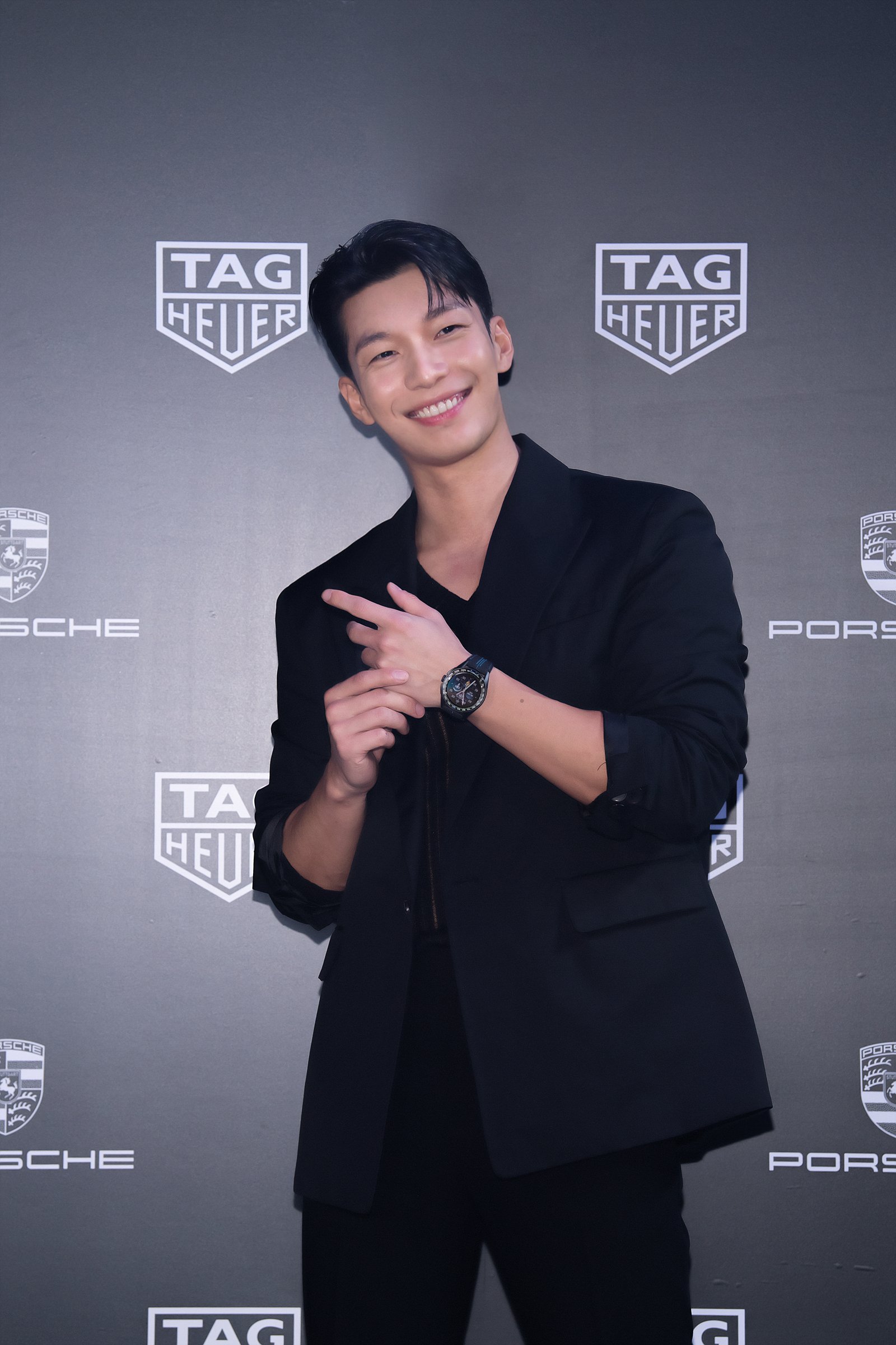 TAG HEUER AND PORSCHE UNVEIL THE NEW TAG HEUER CONNECTED CALIBRE E4 – PORSCHE EDITION WITH A SPECTACULAR EVENT IN SEOUL