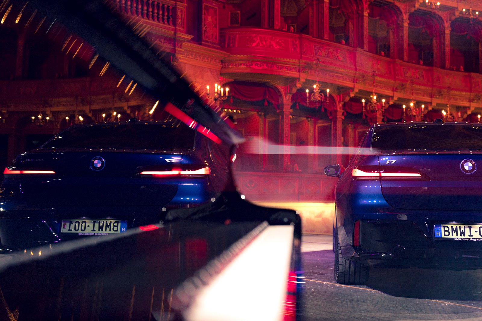 BMW i7 in the spotlight, exclusive photo session at the Opera House in Budapest.