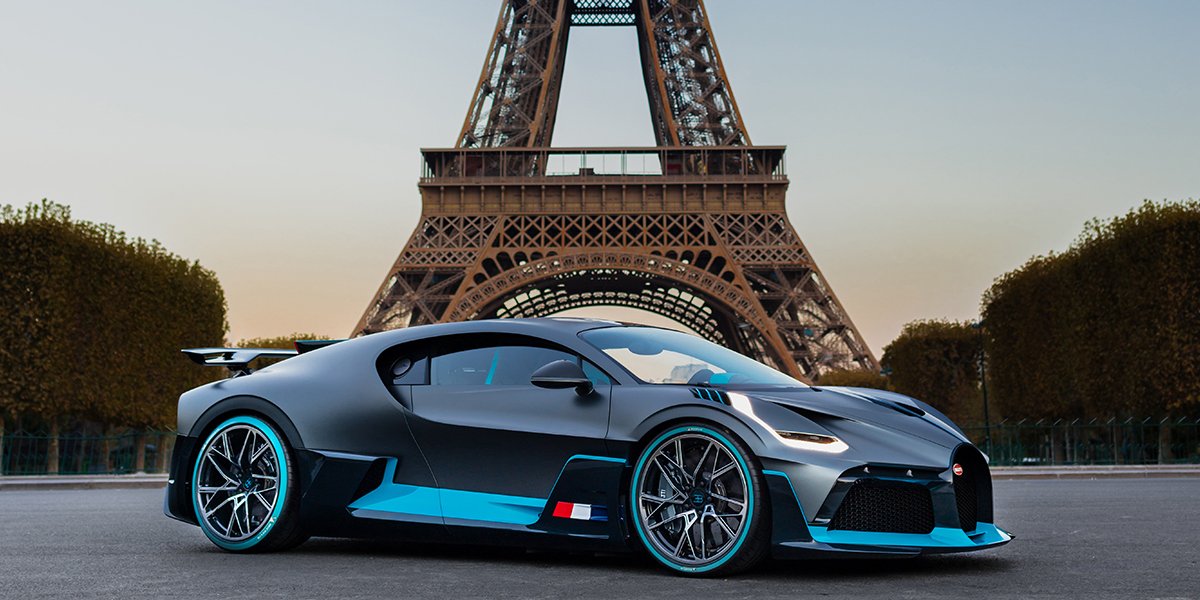 Bugatti Divo by the Eiffel tower