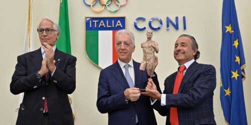 Piero Ferrari receives the “Mecenate dello sport” award cover