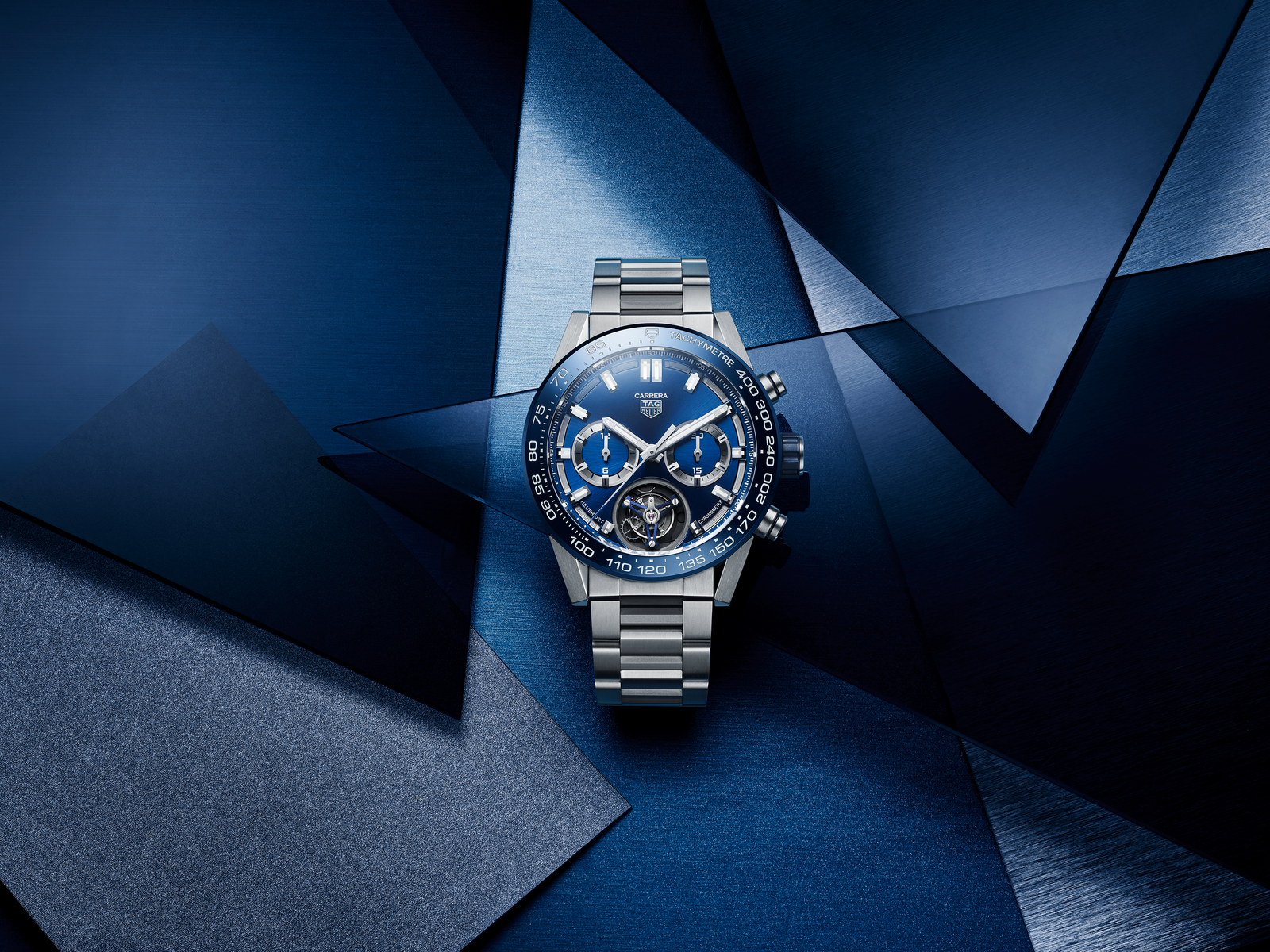 THE NEW TAG HEUER CARRERA HEUER 02T IS A MARVELLOUS COMBINATION OF BLUE AND TITANIUM