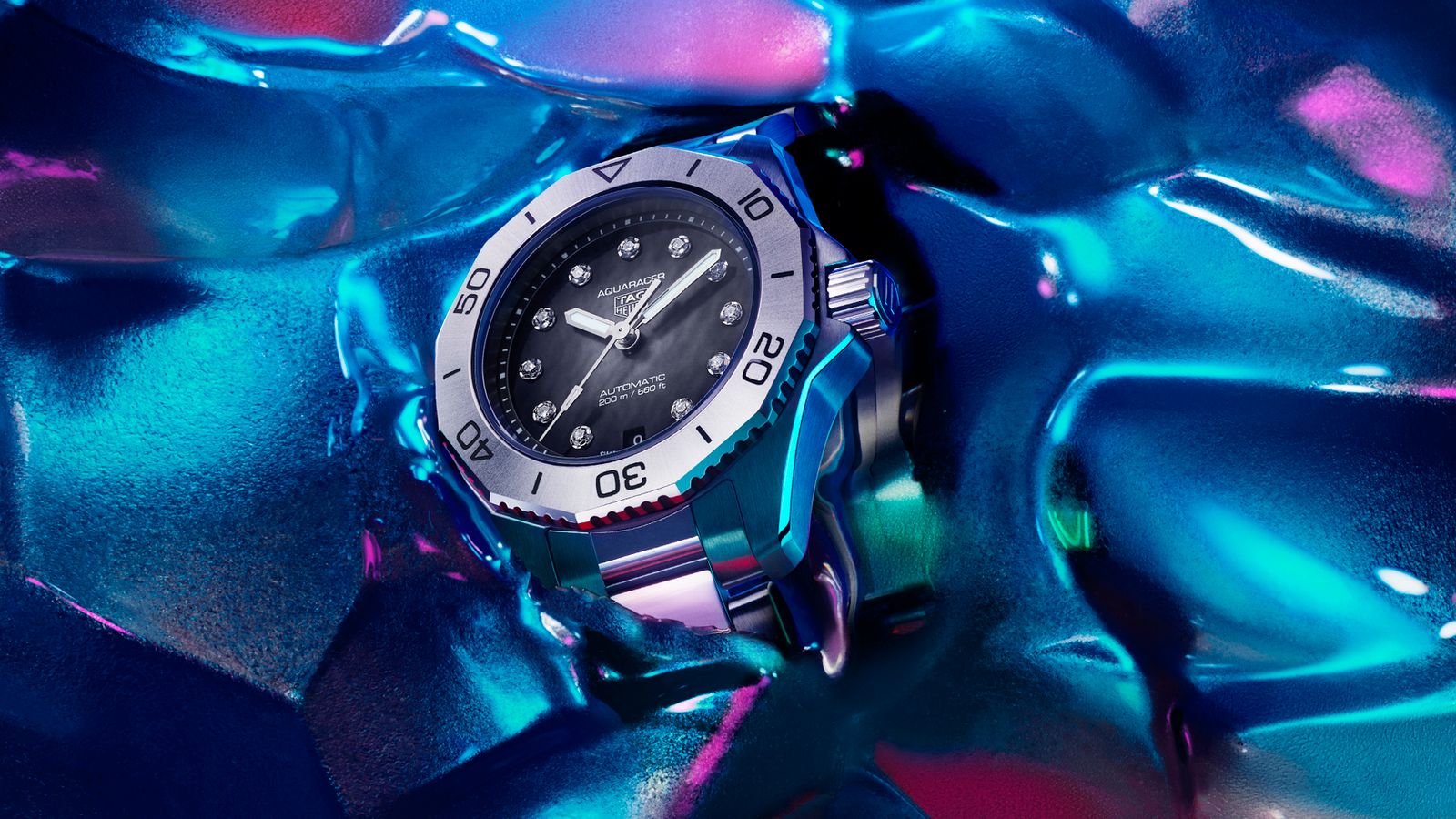 TAG HEUER INTRODUCES THE NEW AQUARACER PROFESSIONAL 200