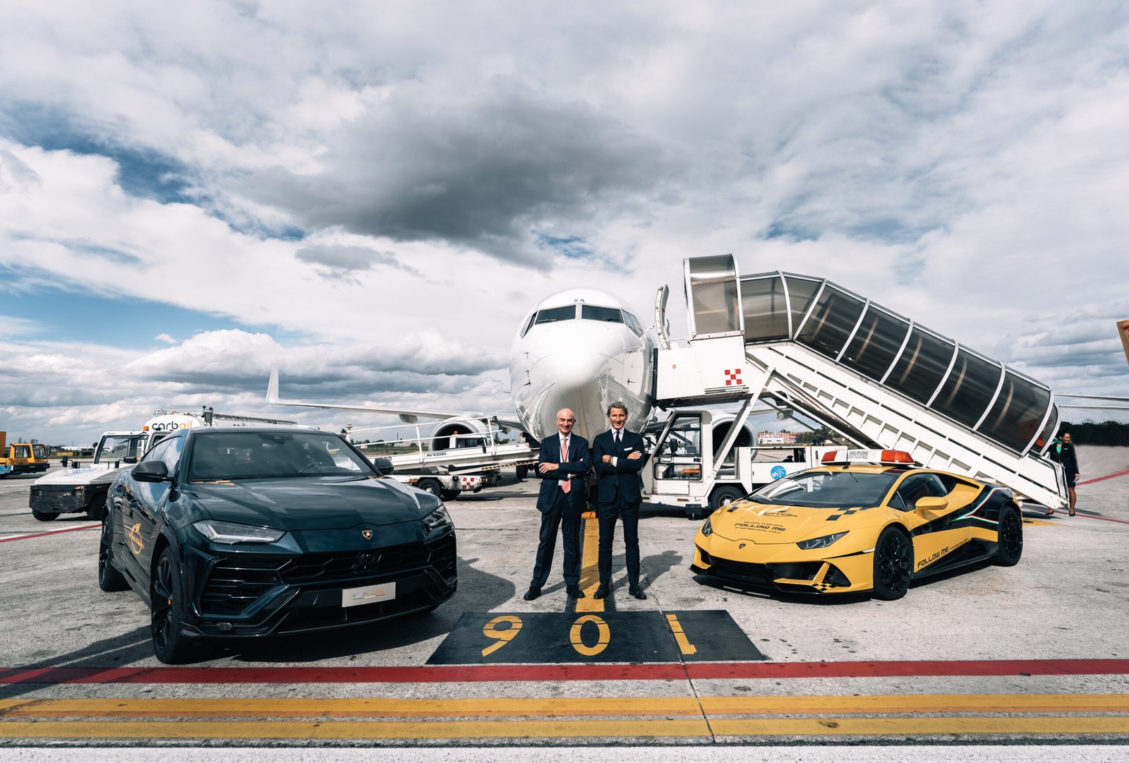 Automobili Lamborghini renews and develops partnership with Bologna's Marconi Airport